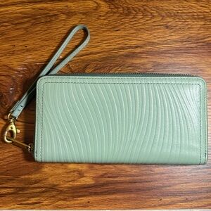 Fossil Leather Textured Clutch with Wrist Strap and hook Green Blue Wallet Card